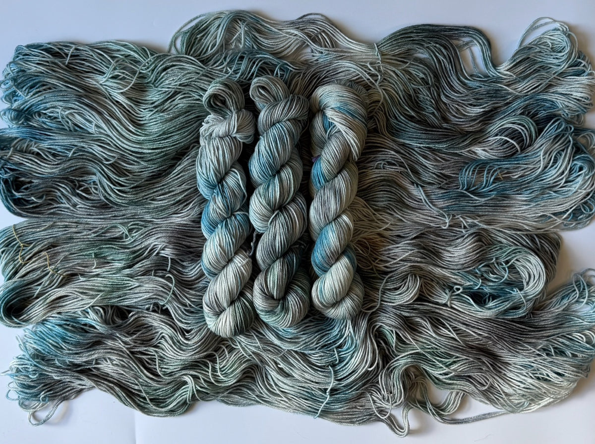 Sweet Pea & Sparrow - Platinum DK