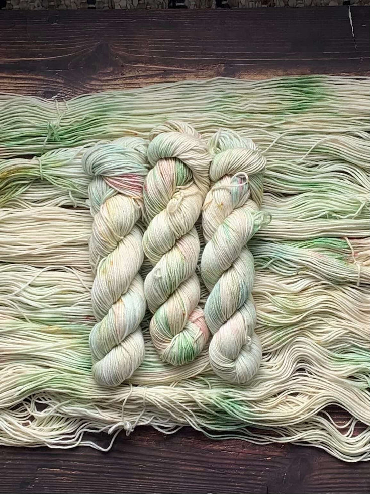 Sweet Pea & Sparrow - Platinum DK