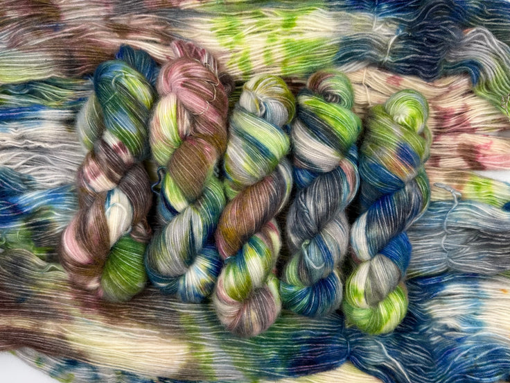 Sweet Pea & Sparrow - Cavea Cream DK